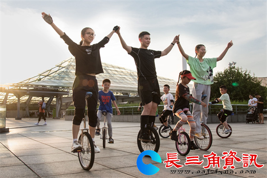 快乐阳光独轮车-暴莹-17798521951_看图王_副本